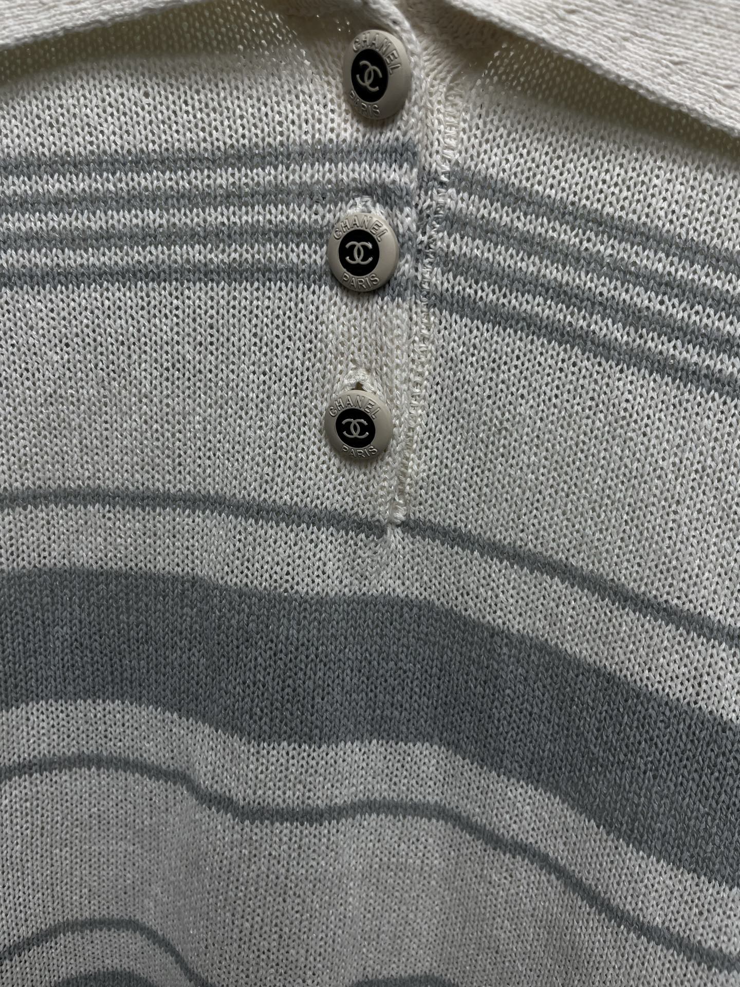 Women's short sleeves